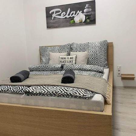 Forint Apartmanok Мисколк Екстериор снимка