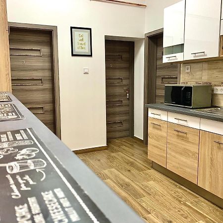 Forint Apartmanok Мисколк Екстериор снимка