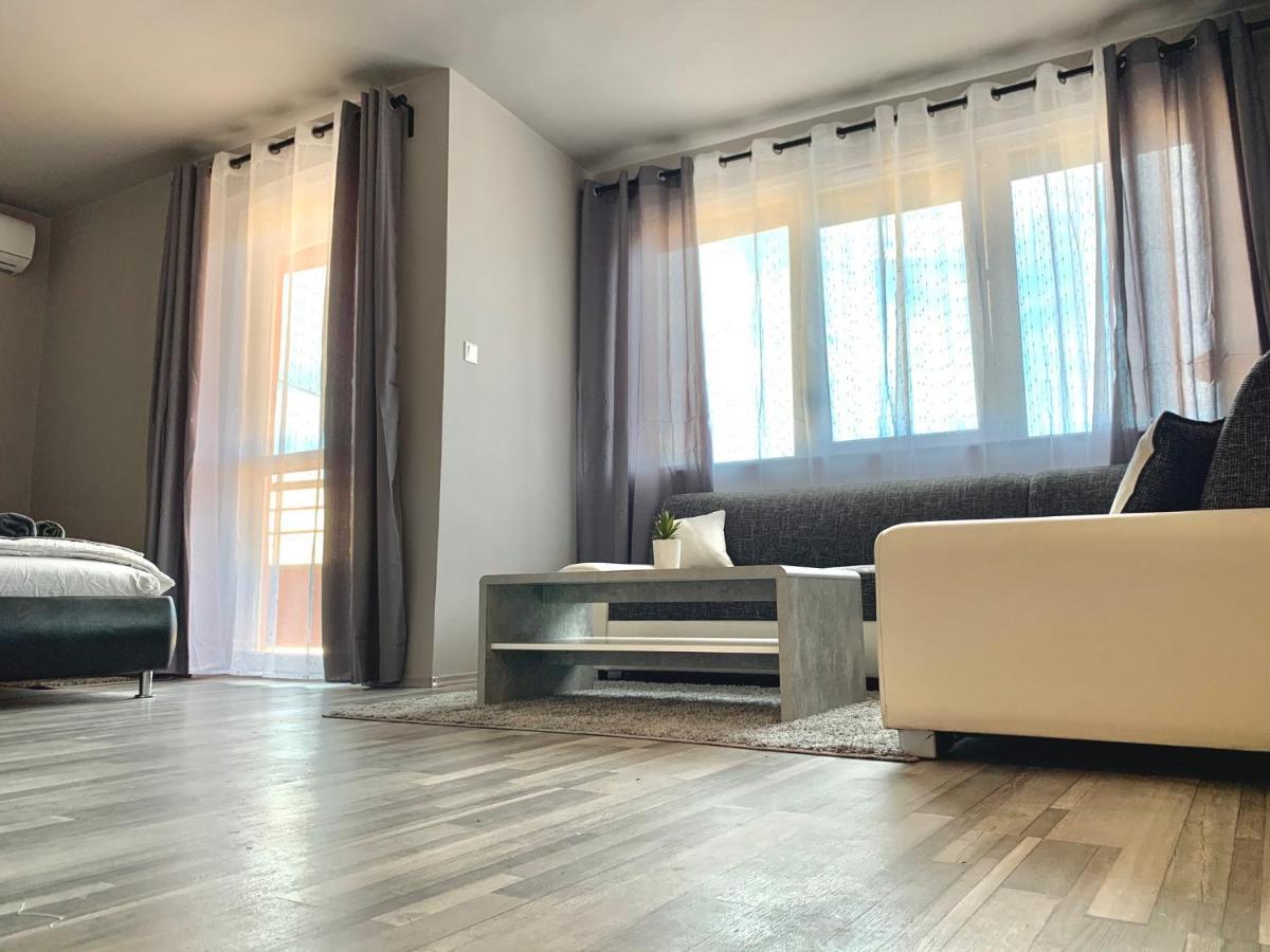 Forint Apartmanok Мисколк Екстериор снимка