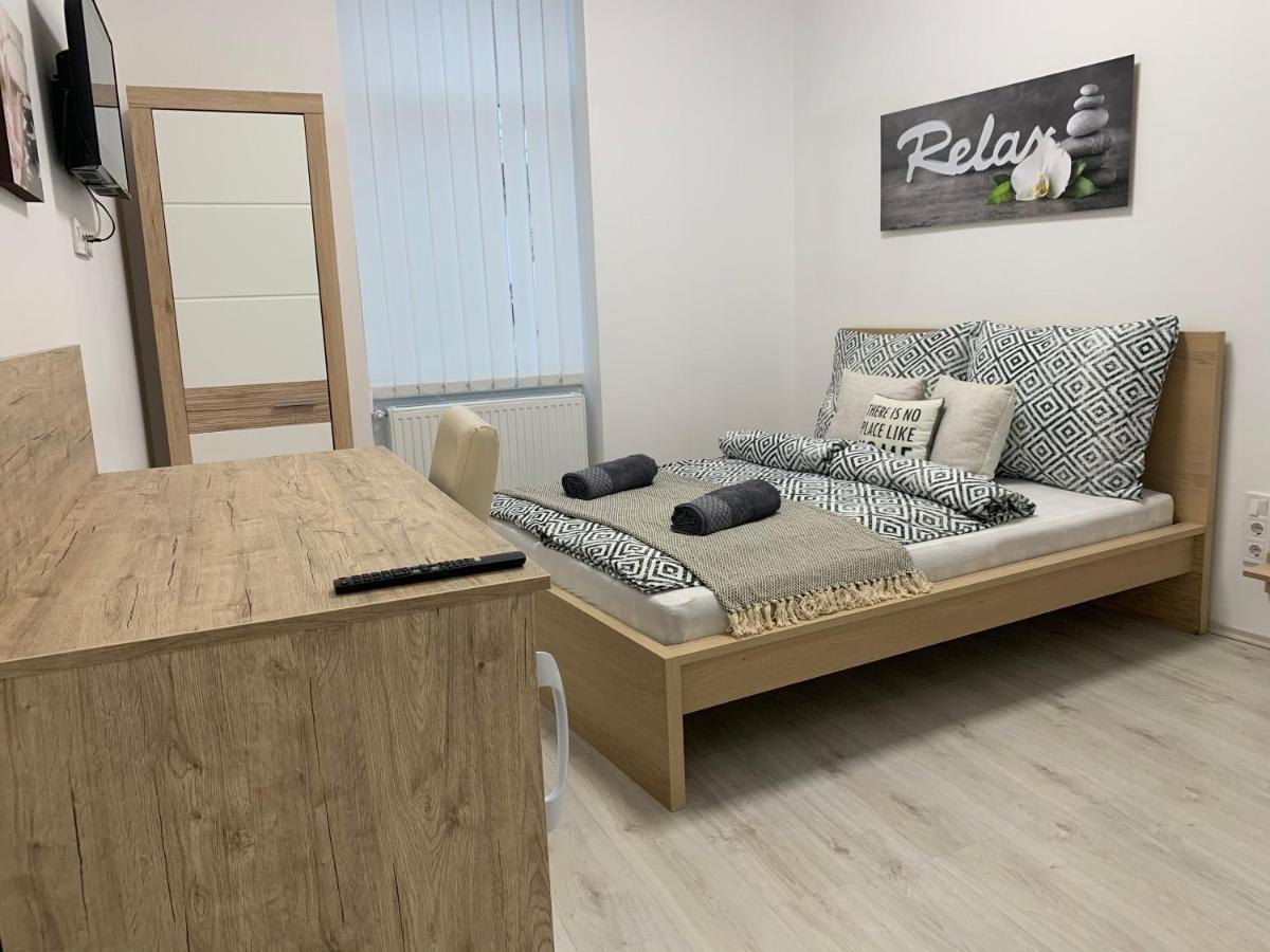 Forint Apartmanok Мисколк Екстериор снимка